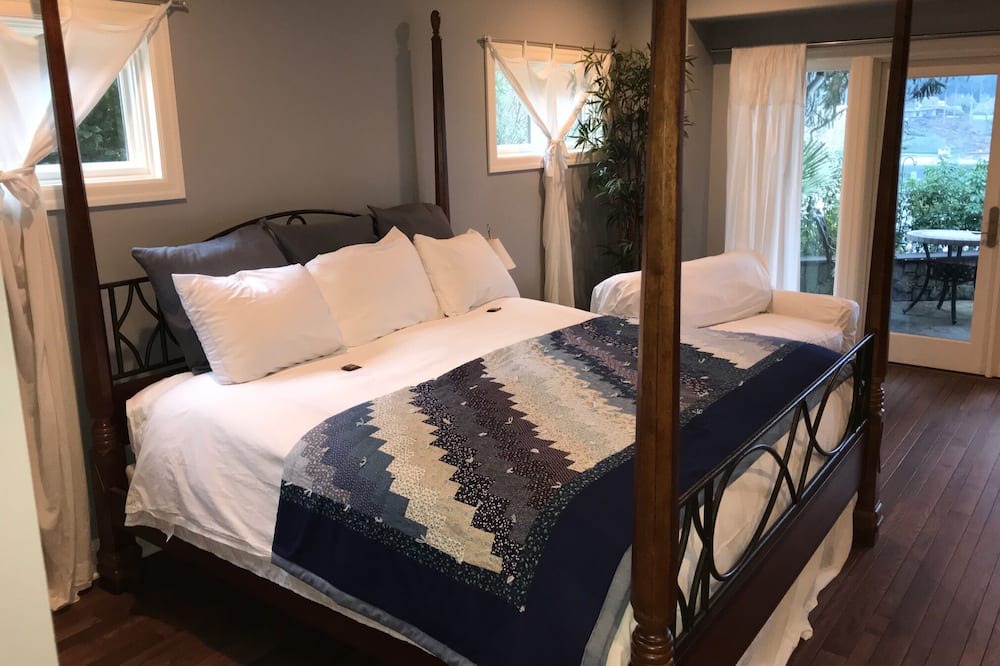 Photo of Bedroom in Lakewood