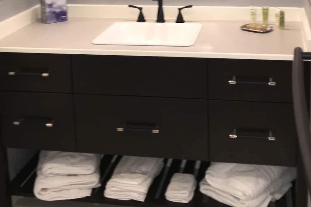 Photo of Bathroom in Lakewood
