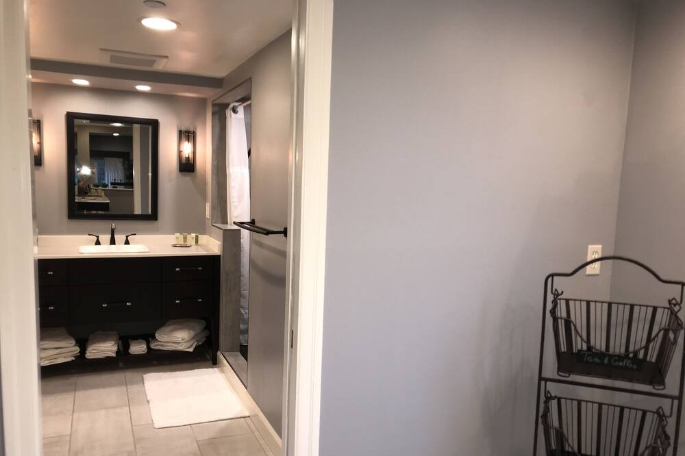 Photo of Bathroom in Lakewood