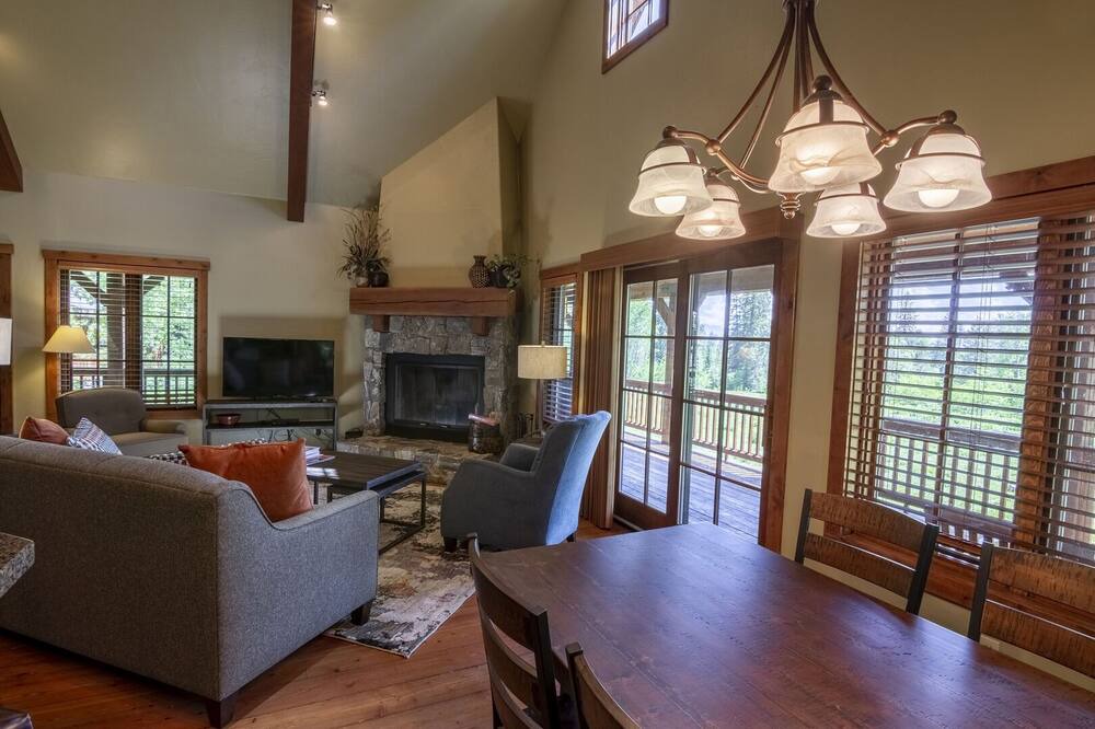 Photo of Livingroom in Tamarack