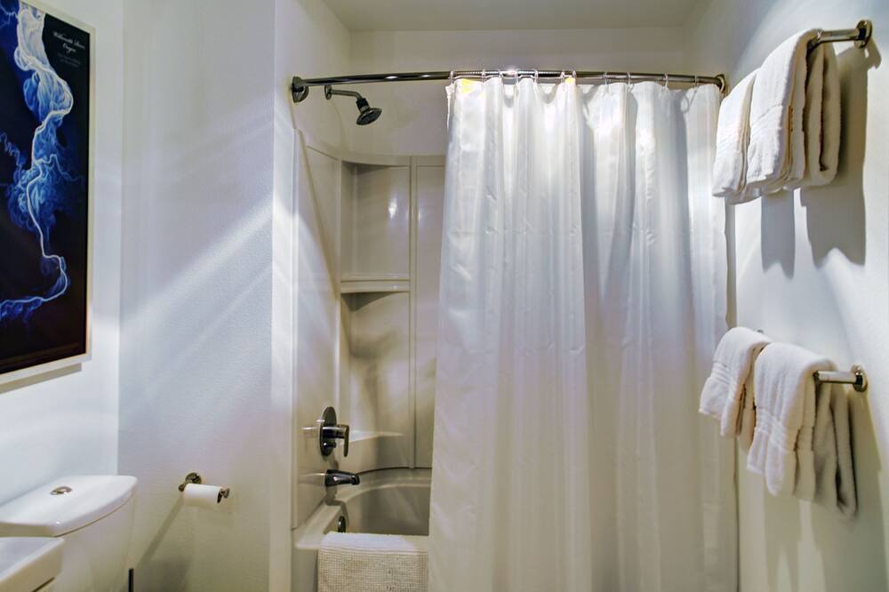 Photo of Bathroom in Pearl District