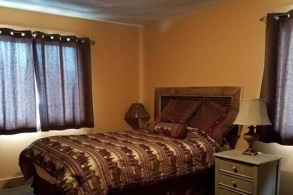 Photo of Bedroom in Gardiner