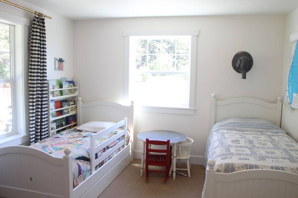 Photo of Bedroom in Coupeville