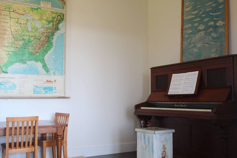 Photo of Bedroom in Coupeville