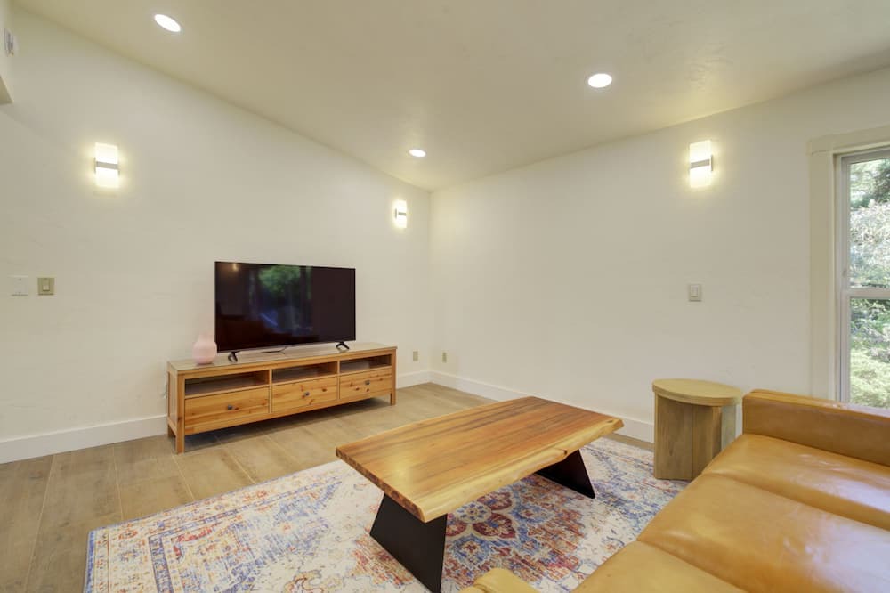 Photo of Livingroom in Mercer Island