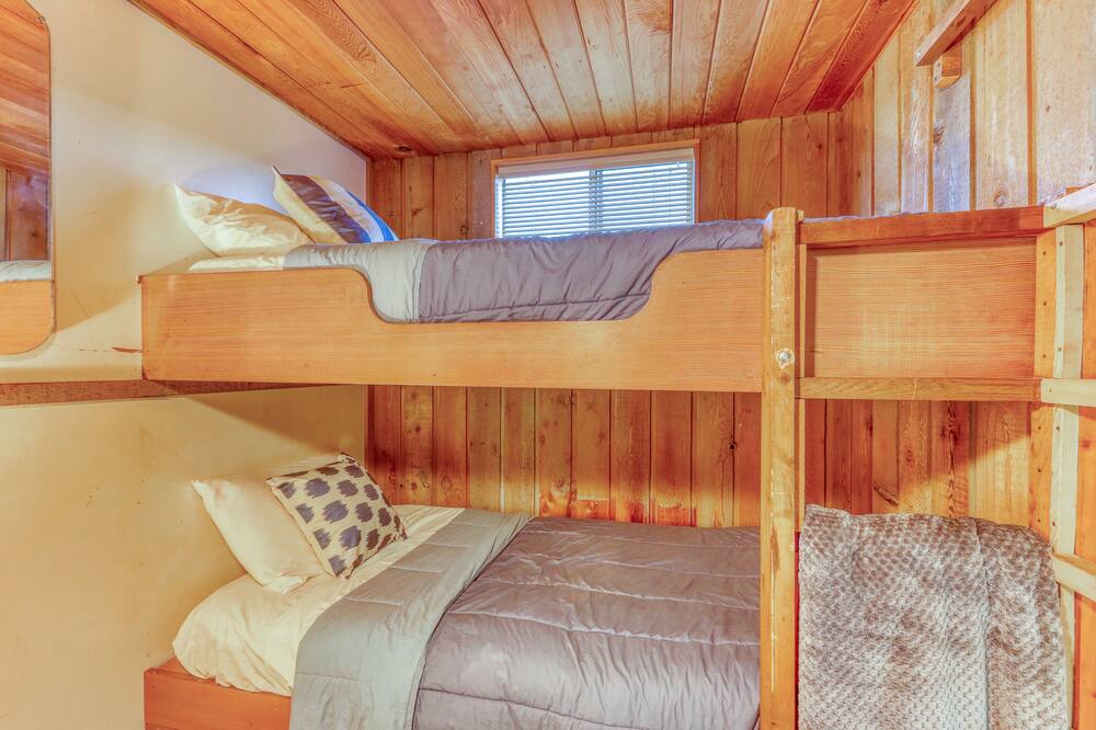 Photo of Bedroom in Clinton