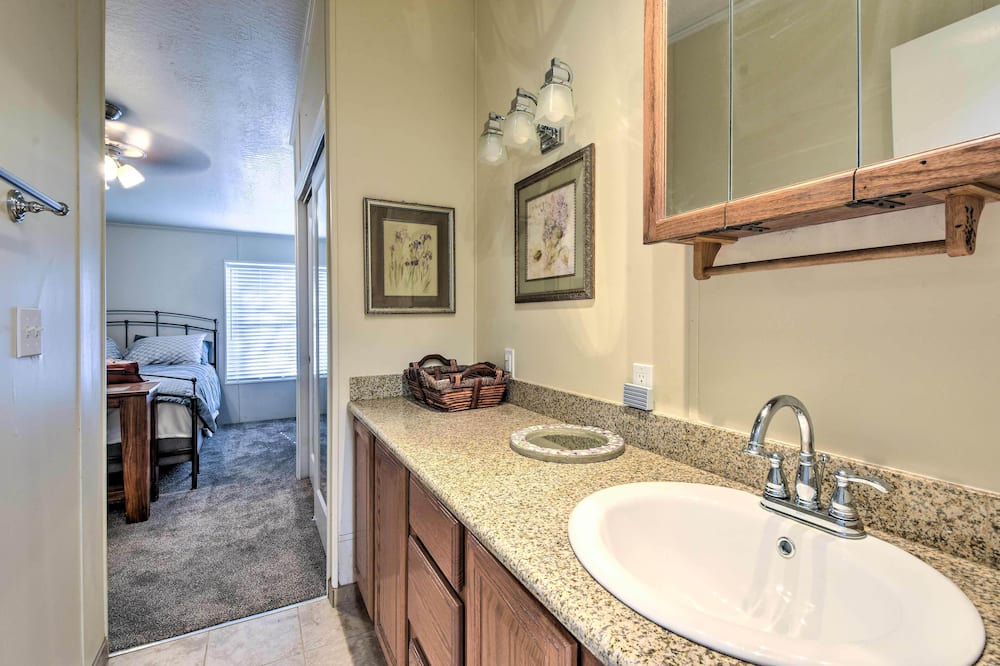 Photo of Bathroom in Chiloquin