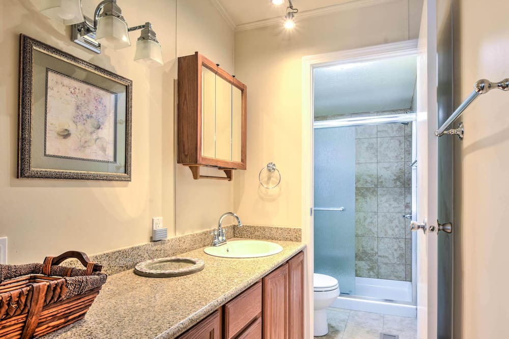 Photo of Bathroom in Chiloquin