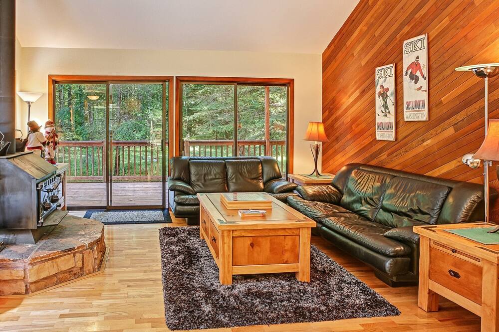 Photo of Livingroom in Enumclaw