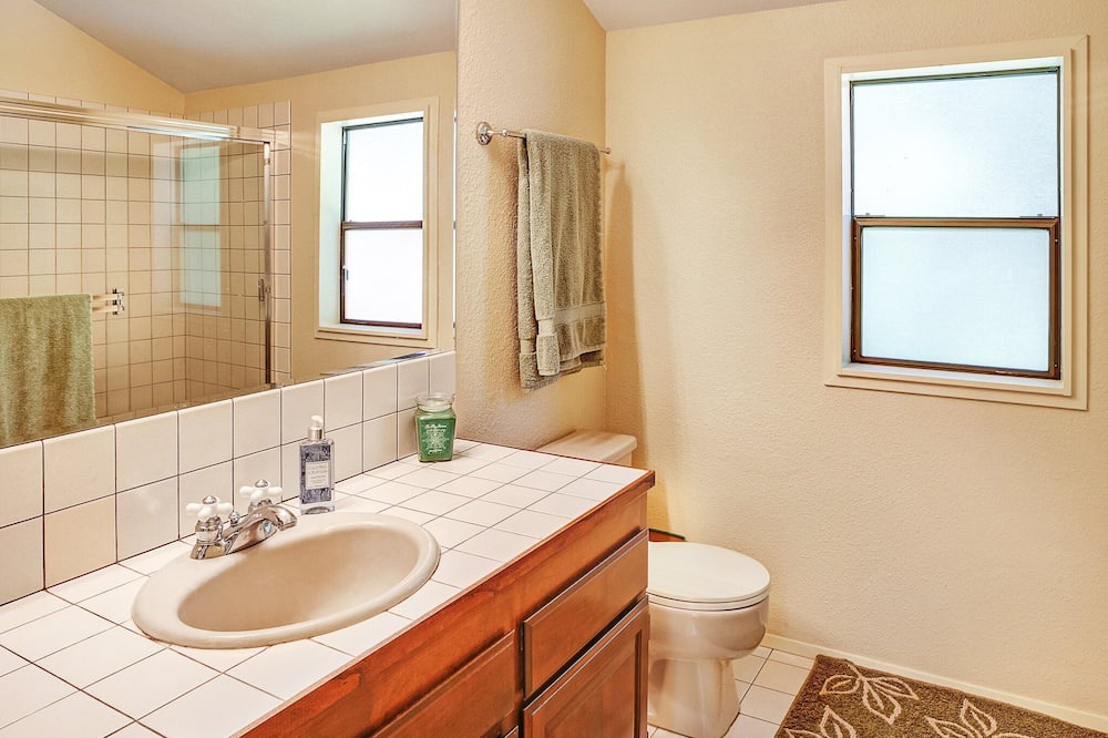 Photo of Bathroom in Enumclaw