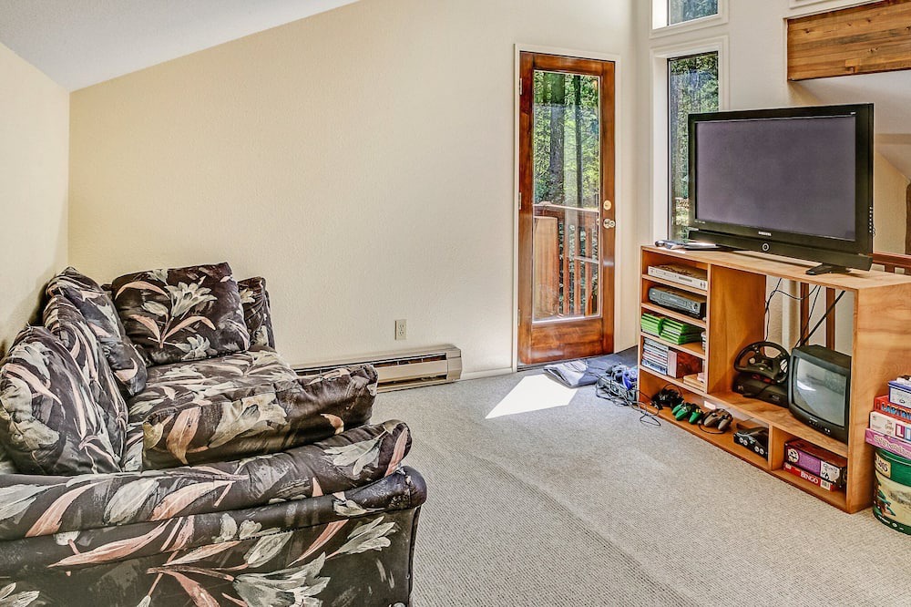 Photo of Livingroom in Enumclaw