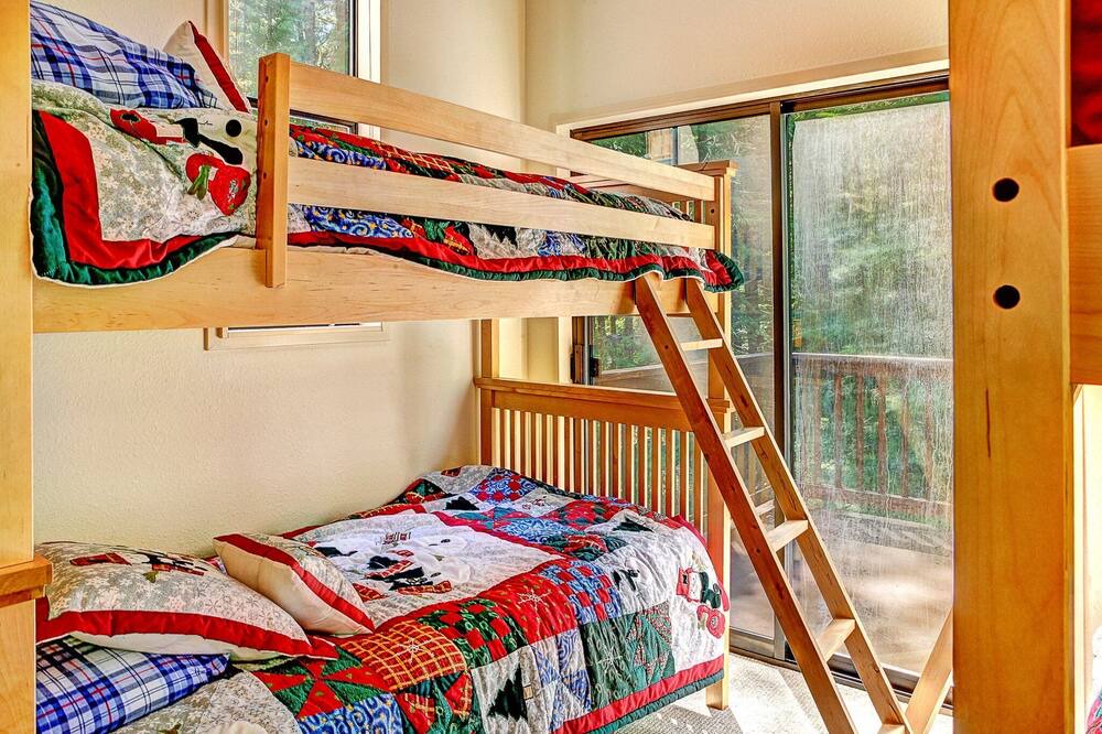 Photo of Bedroom in Enumclaw