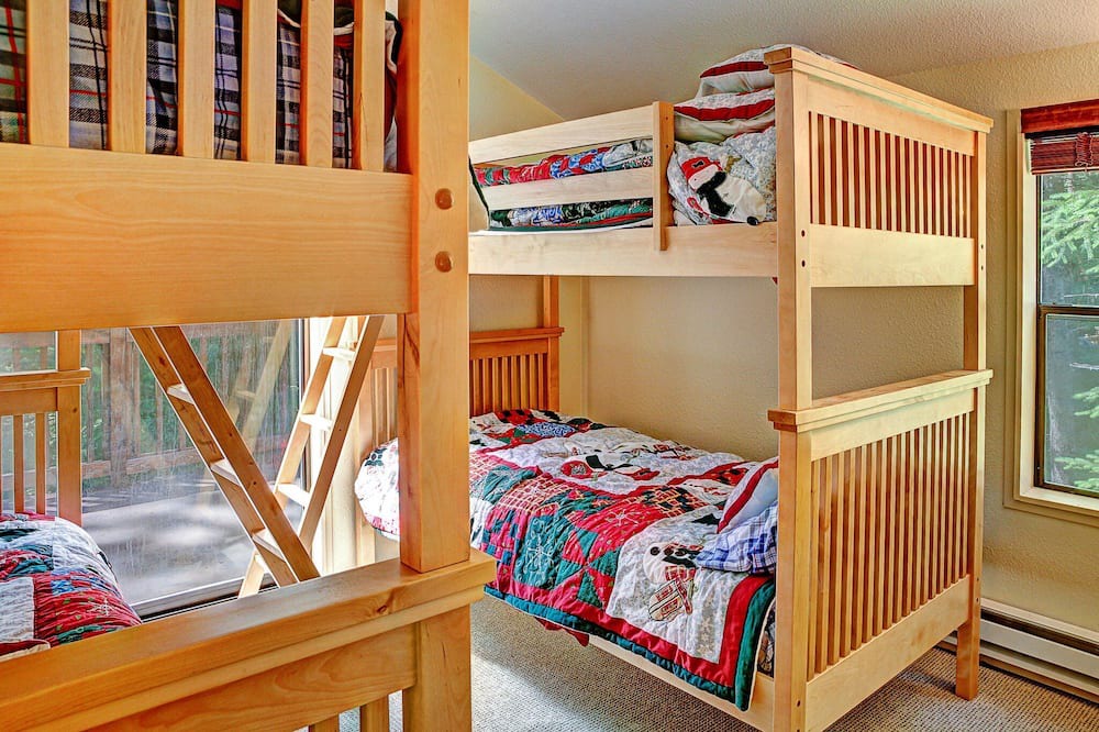 Photo of Bedroom in Enumclaw