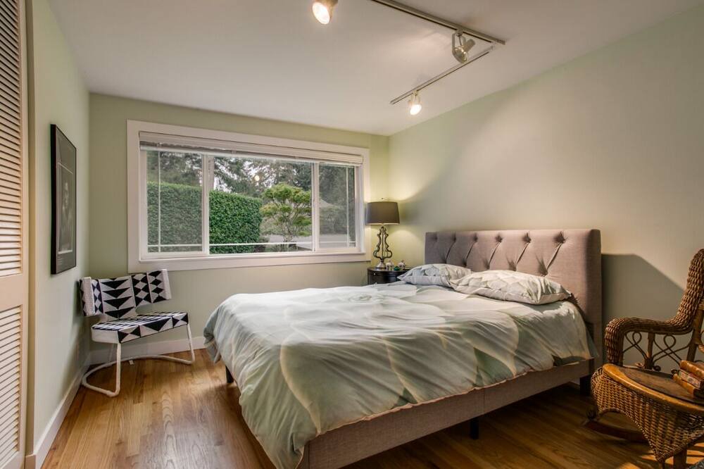 Photo of Bedroom in Mercer Island