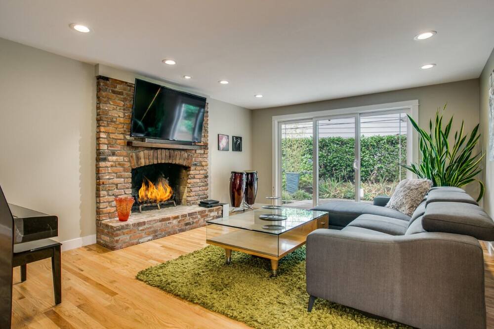 Photo of Livingroom in Mercer Island