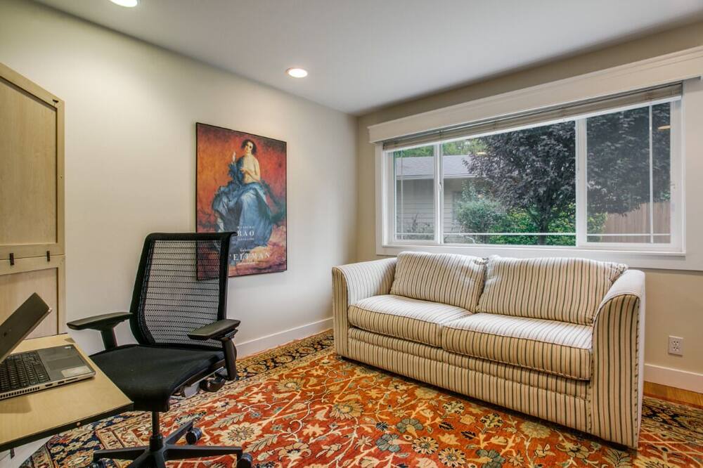 Photo of Livingroom in Mercer Island