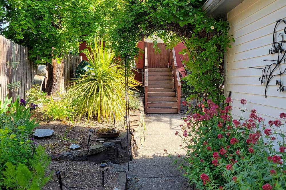Photo of Others in Siskiyou-Hargadine Historic District