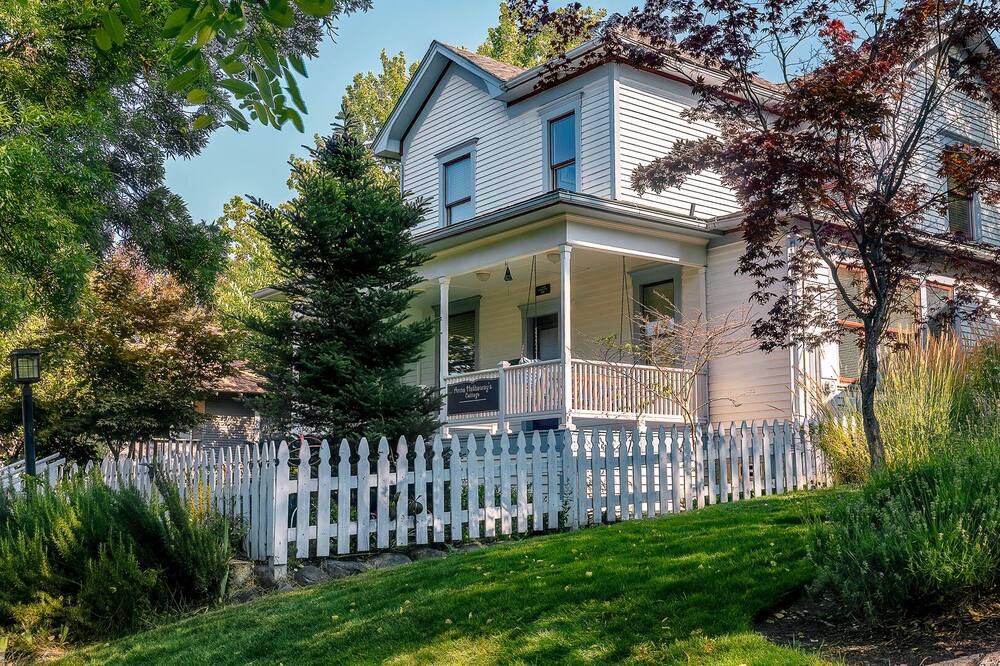 Photo of Others in Siskiyou-Hargadine Historic District