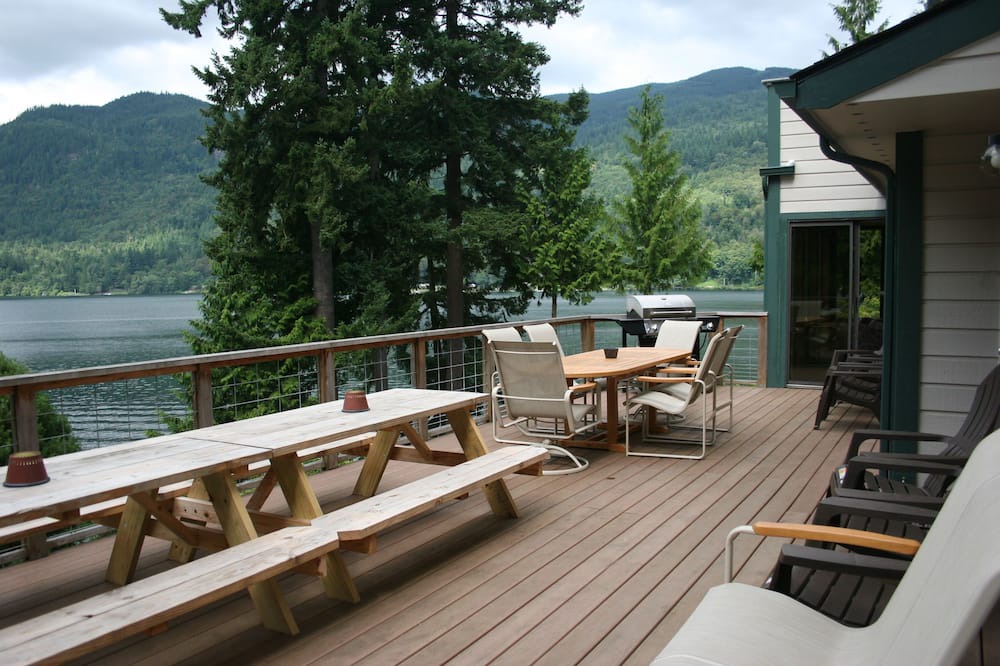 Photo of Patio Balcony in Sedro-Woolley