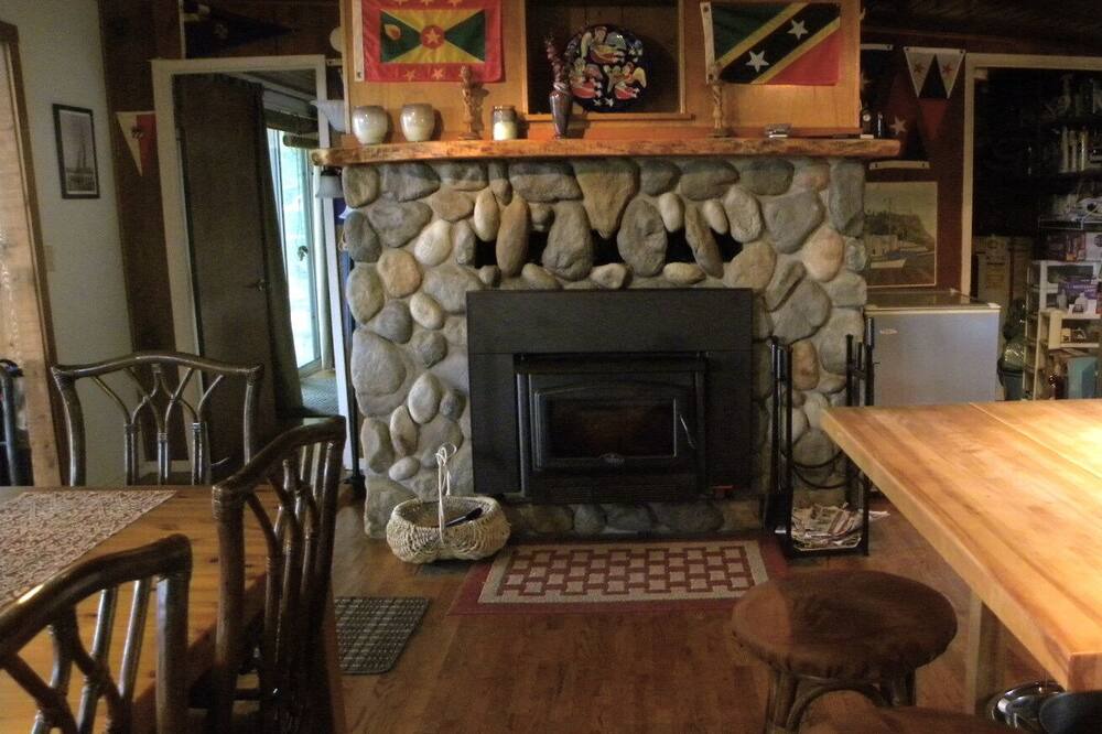 Photo of Livingroom in La Conner