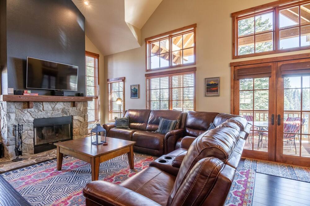 Photo of Livingroom in Tamarack Resort