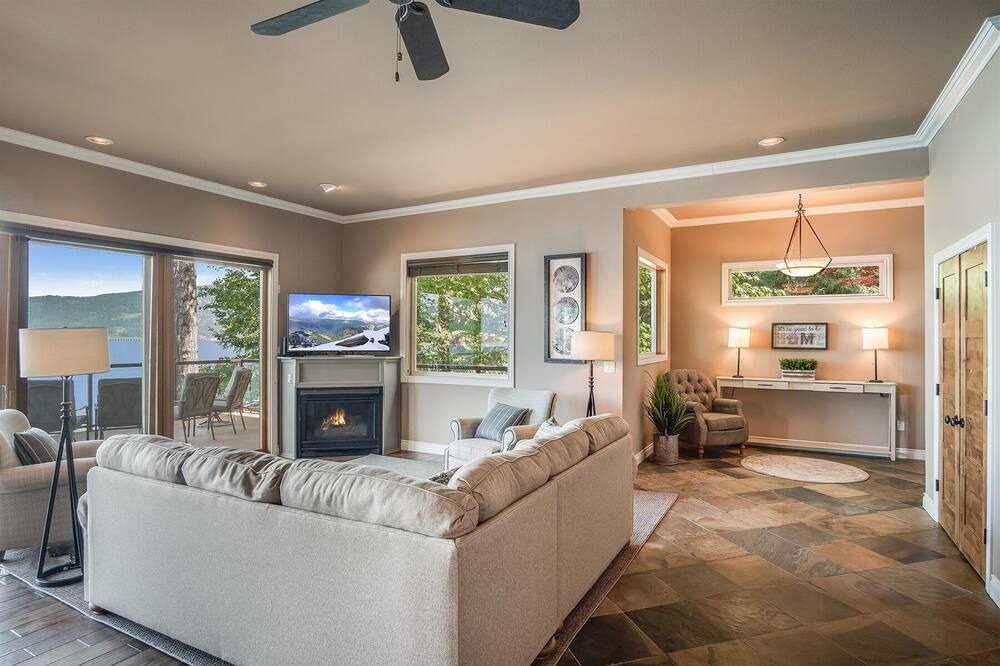 Photo of Bedroom in Sandpoint