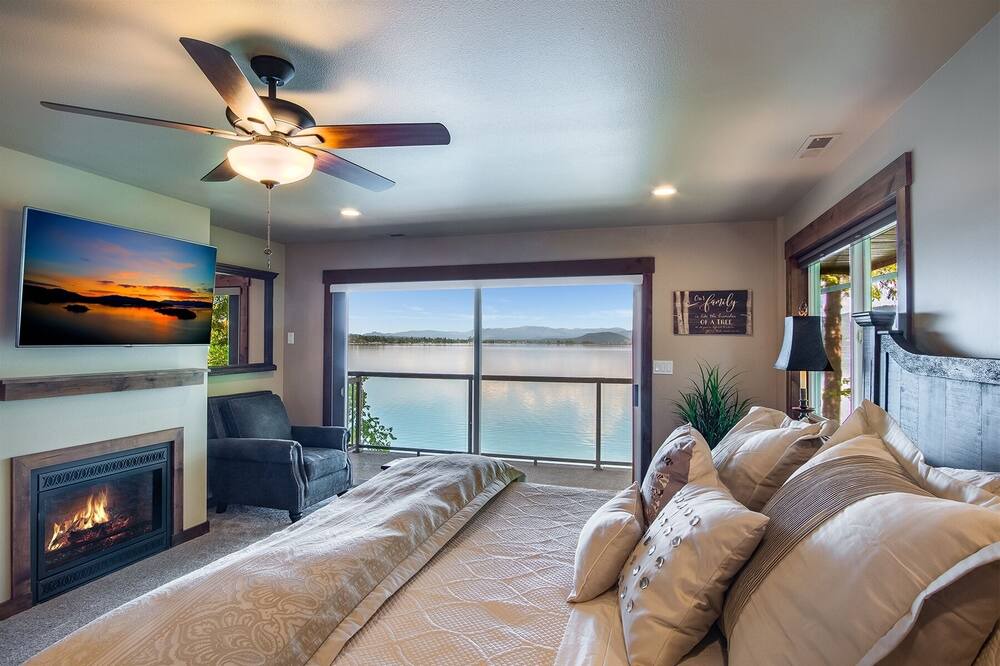 Photo of Livingroom in Sandpoint