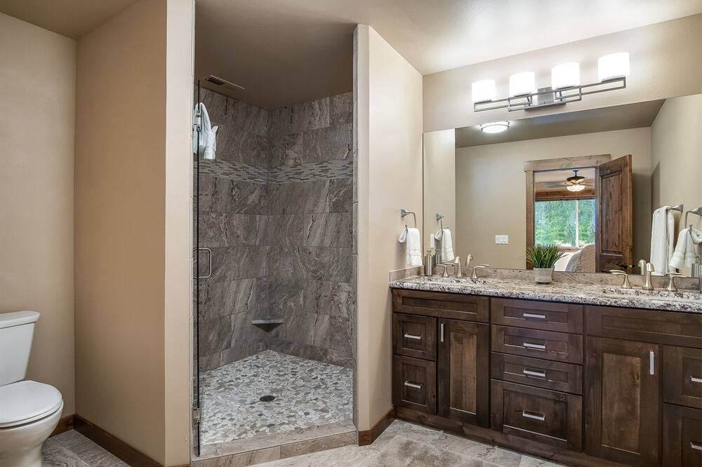 Photo of Bathroom in Sandpoint