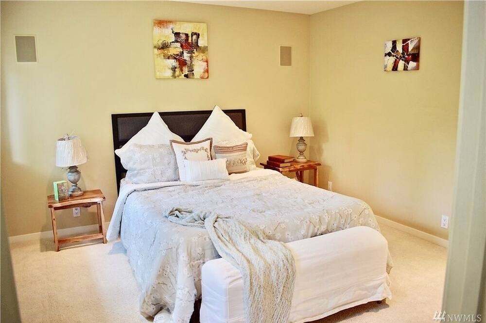 Photo of Bedroom in Union Hill-Novelty Hill