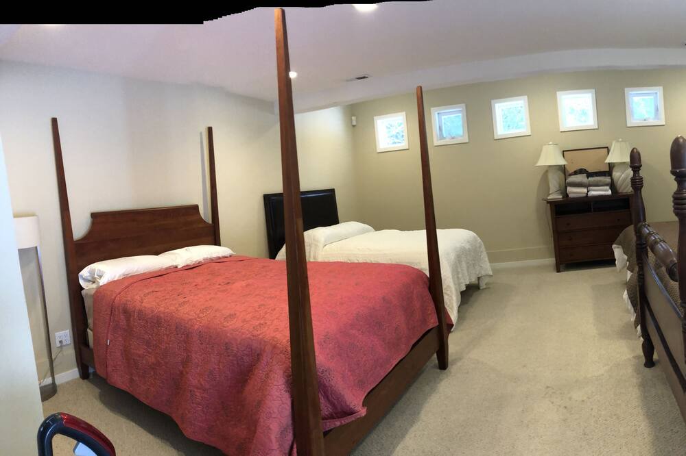 Photo of Bedroom in Union Hill-Novelty Hill