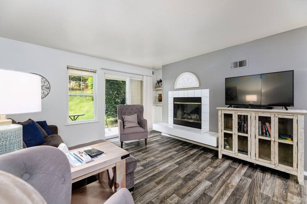 Photo of Livingroom in Franklin - Randolph
