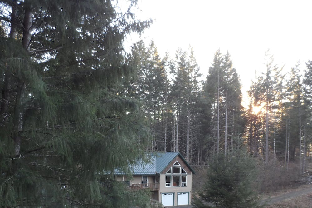 Photo of Bedroom in Packwood