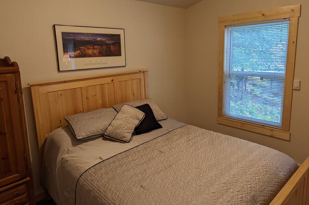 Photo of Bedroom in Packwood