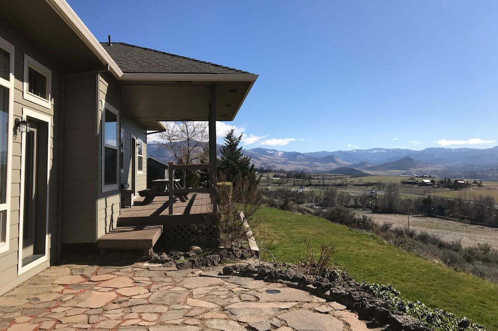 Photo of Patio Balcony in Ashland