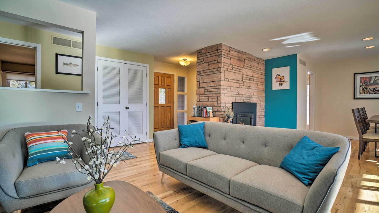 Photo of Livingroom in Collister