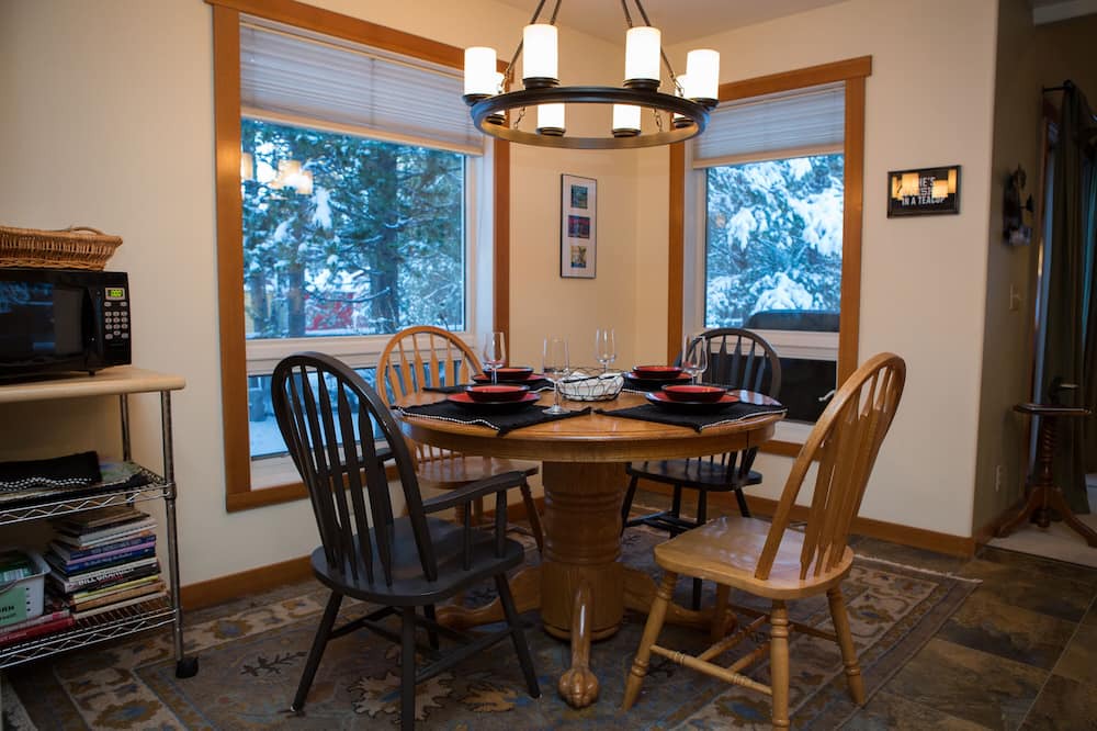 Photo of Kitchen in Oregon Water Wonderland
