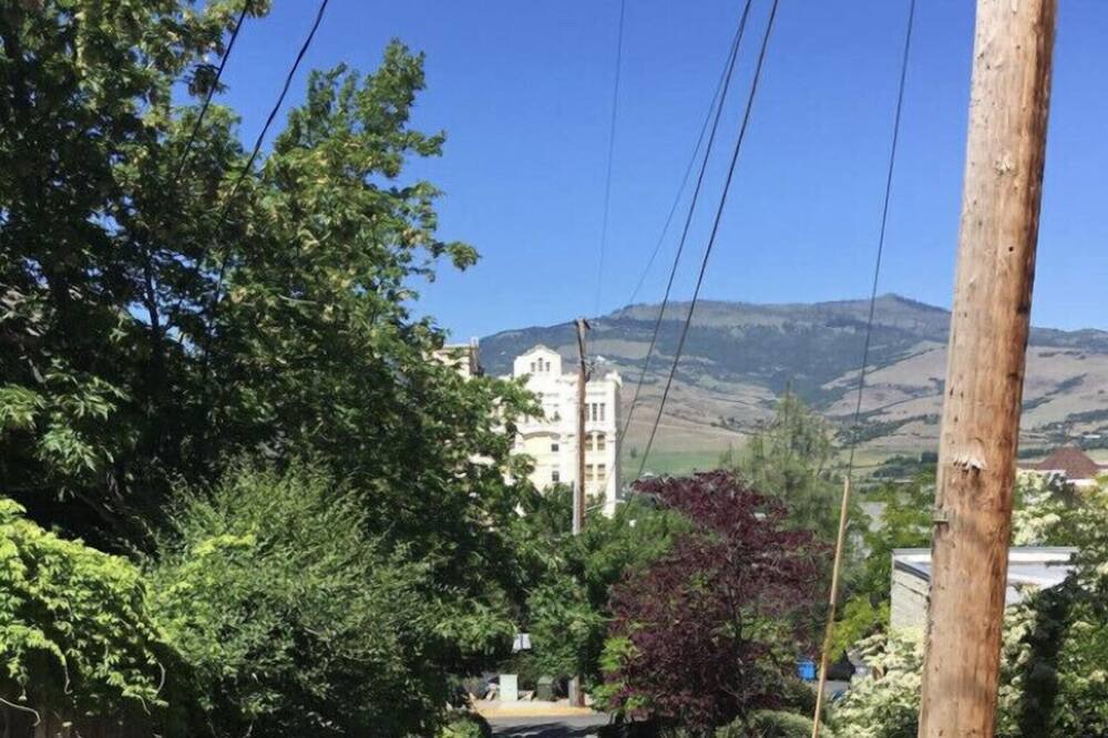 Photo of Others in Siskiyou-Hargadine Historic District