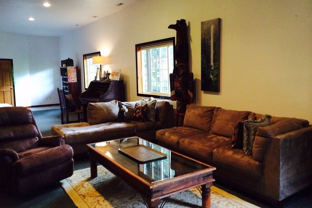 Photo of Livingroom in Snohomish