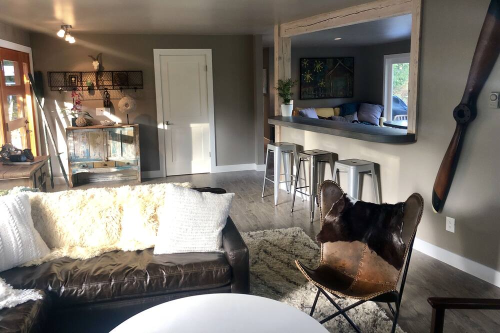 Photo of Livingroom in Port Ludlow