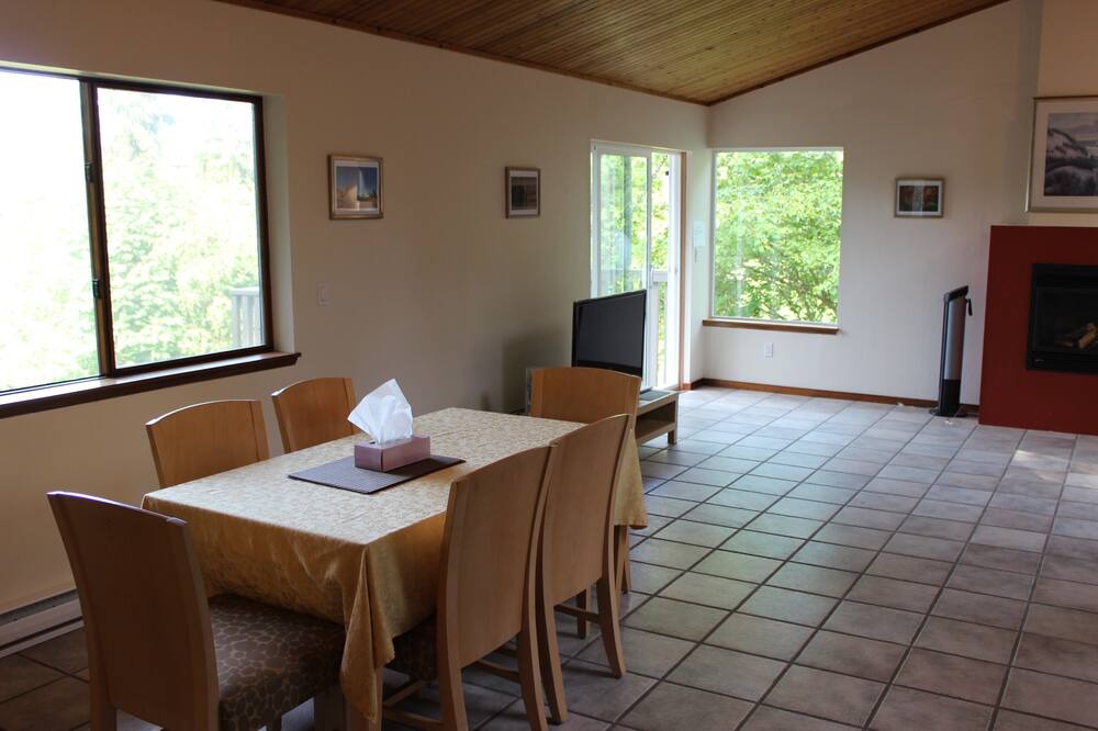 Photo of Bedroom in Point Roberts