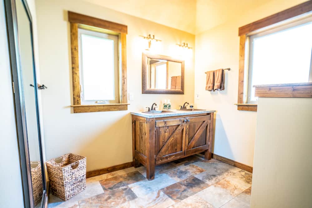Photo of Bathroom in Riggins