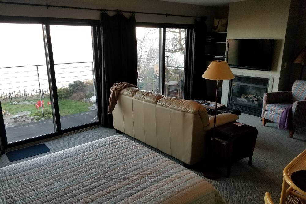 Photo of Livingroom in Camano Island