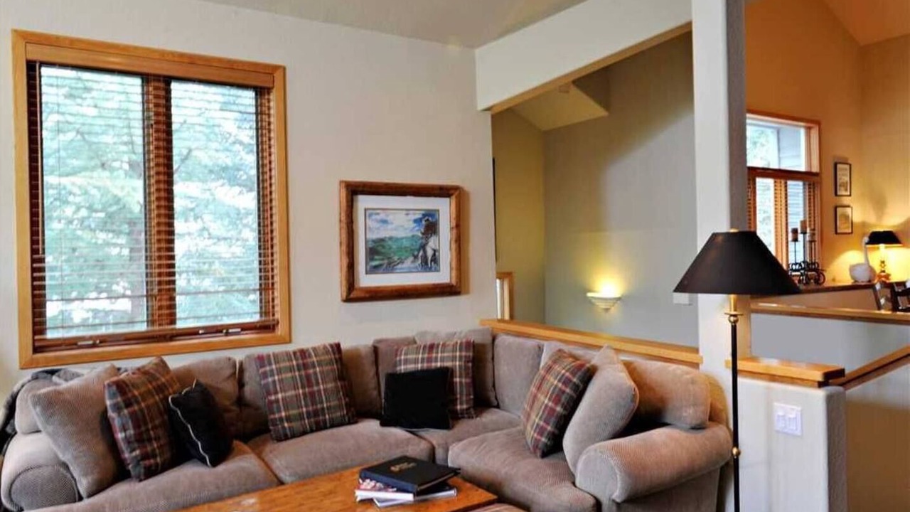 Photo of Livingroom in Elkhorn Village