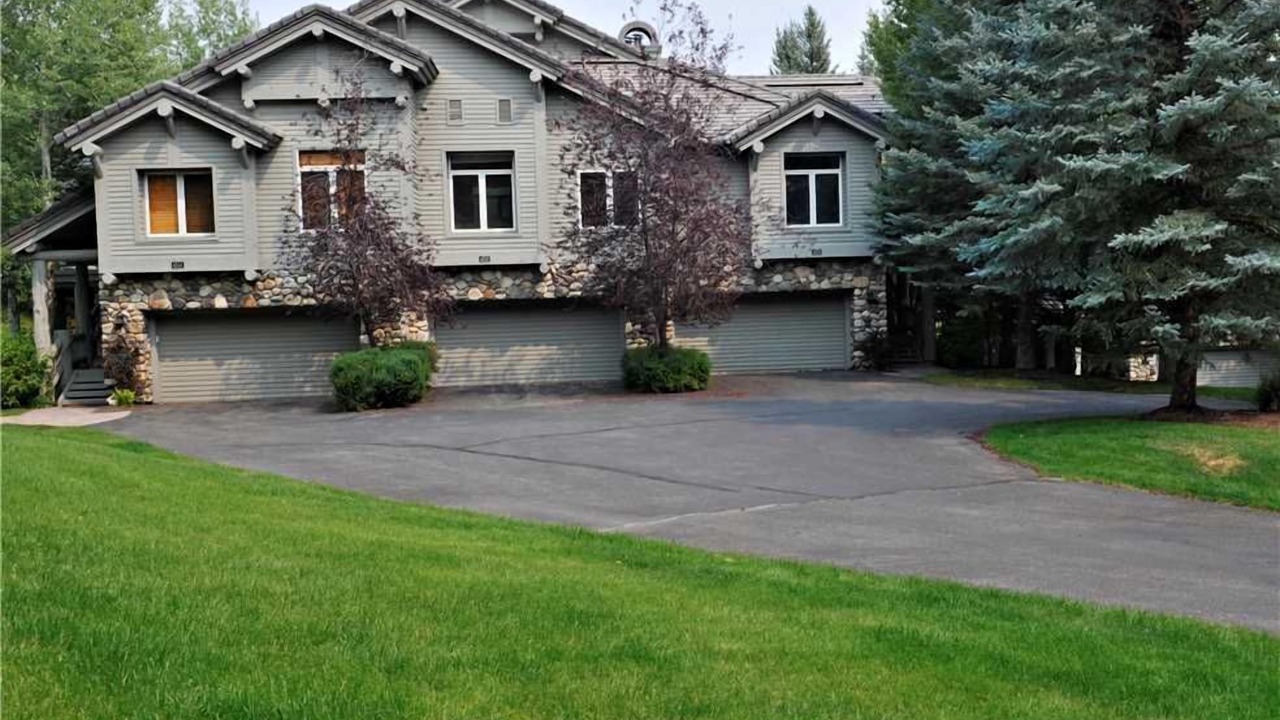 Photo of Outdoor in Elkhorn Village