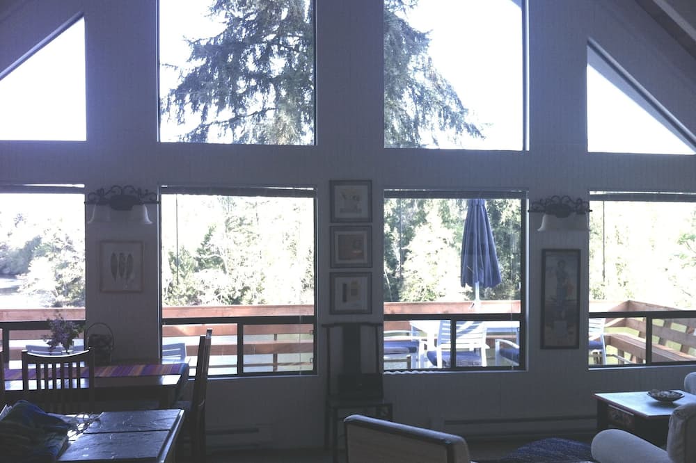 Photo of Livingroom in Longbranch