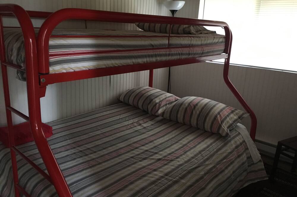 Photo of Bedroom in Longbranch