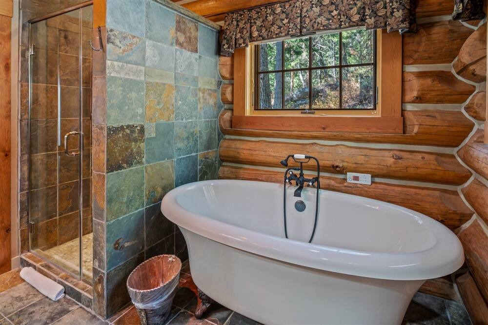 Photo of Bathroom in Sandpoint