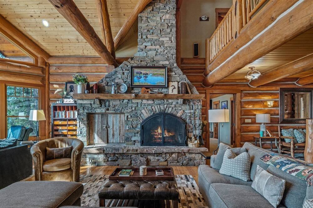 Photo of Livingroom in Sandpoint