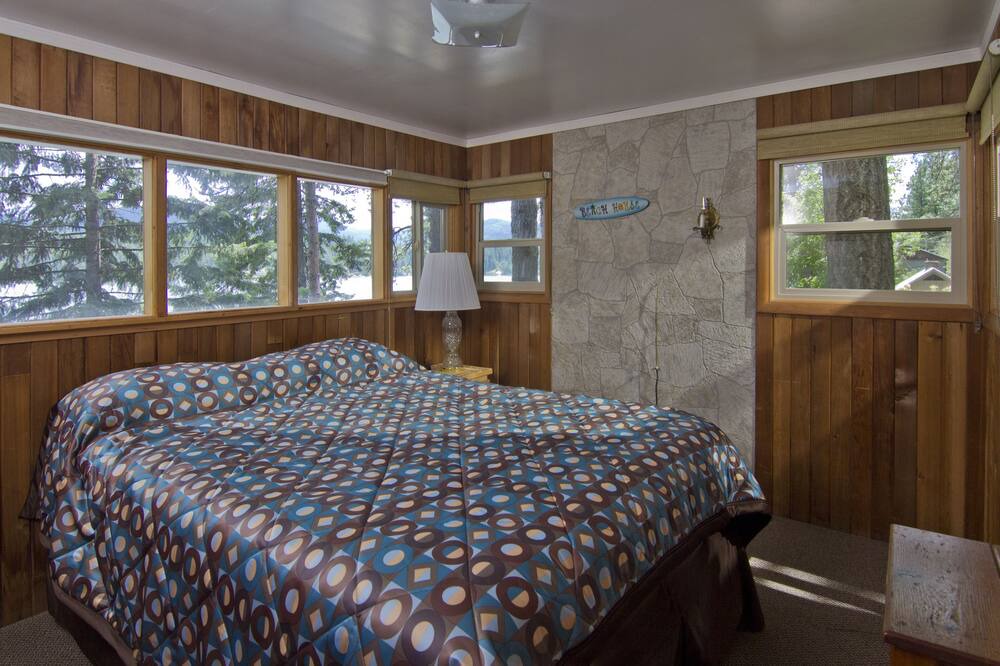 Photo of Bedroom in Hayden Lake
