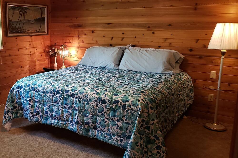 Photo of Bedroom in Hayden Lake